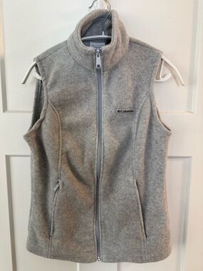 Columbia Women's Gray Fleece Vest - Full Zip